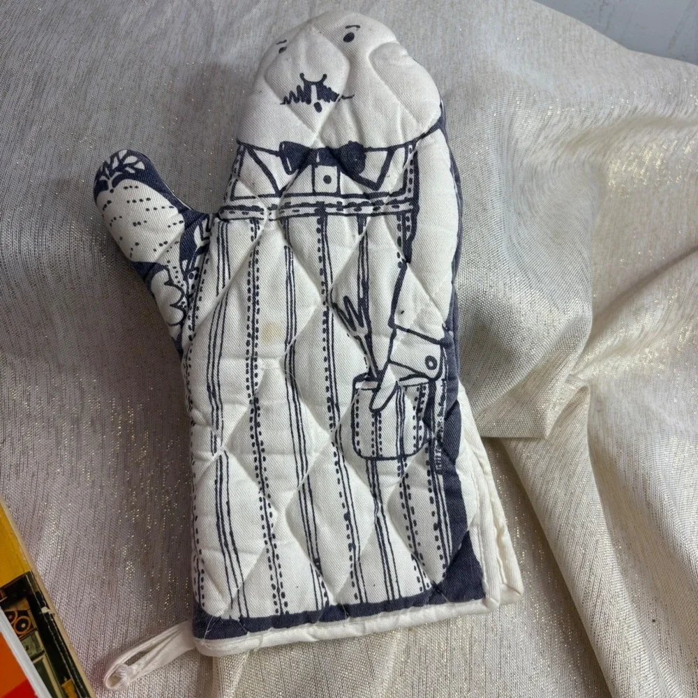 Quirky Gentleman Oven Mitt Potholder Chef Kitchen Novelty Print